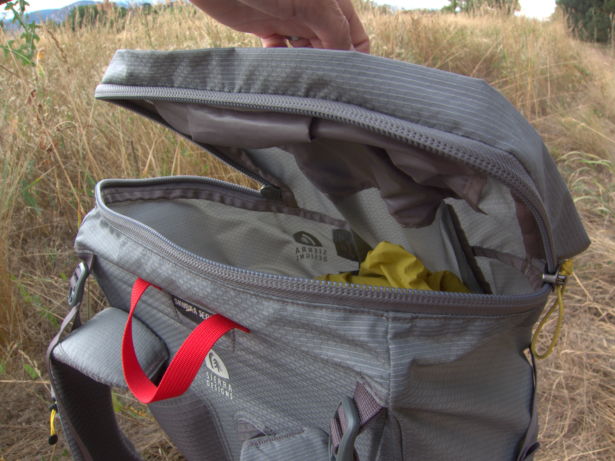 An easy-gliding #10 zipper offers annoyance-free access to the pack's main compartment.